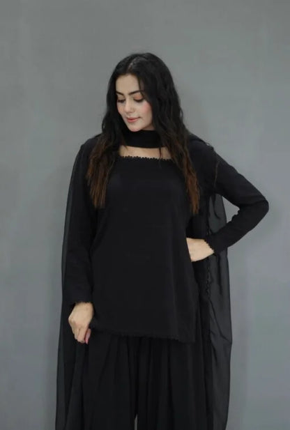 Chic and graceful black dress